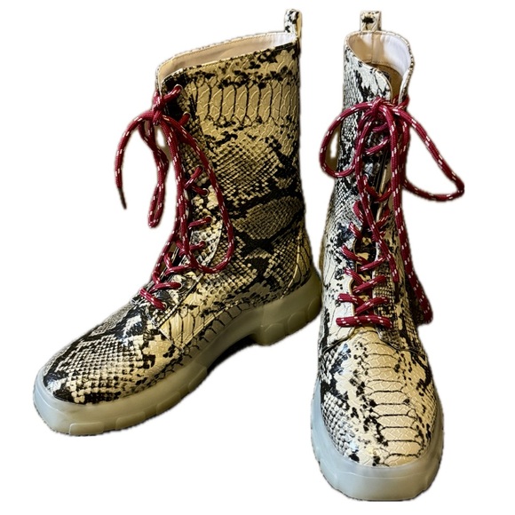 NWOT Cape Robbin Unisex faux Snakeskin 10” Boots sz 9/Men 7 - Picture 3 of 12